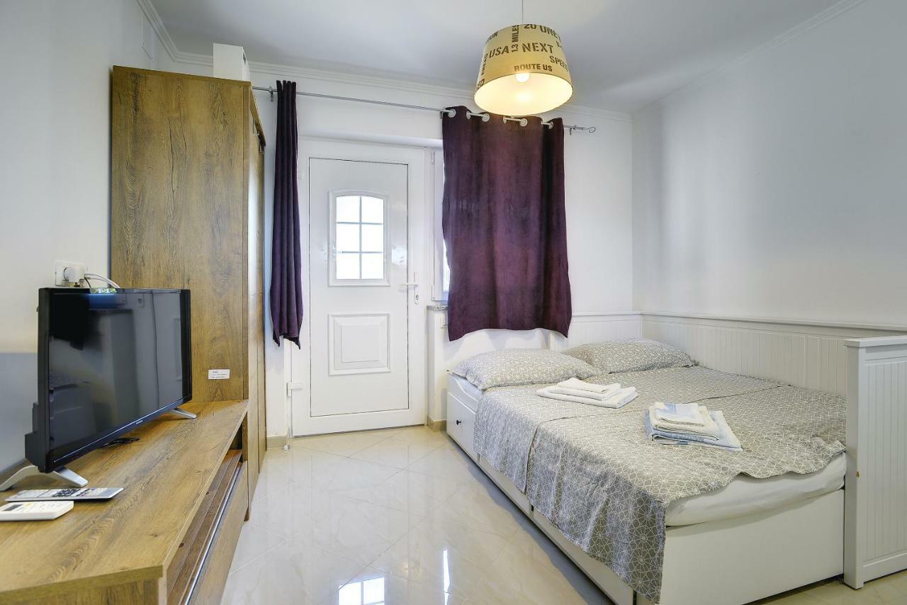 Diegos Apartments Pula Extérieur photo