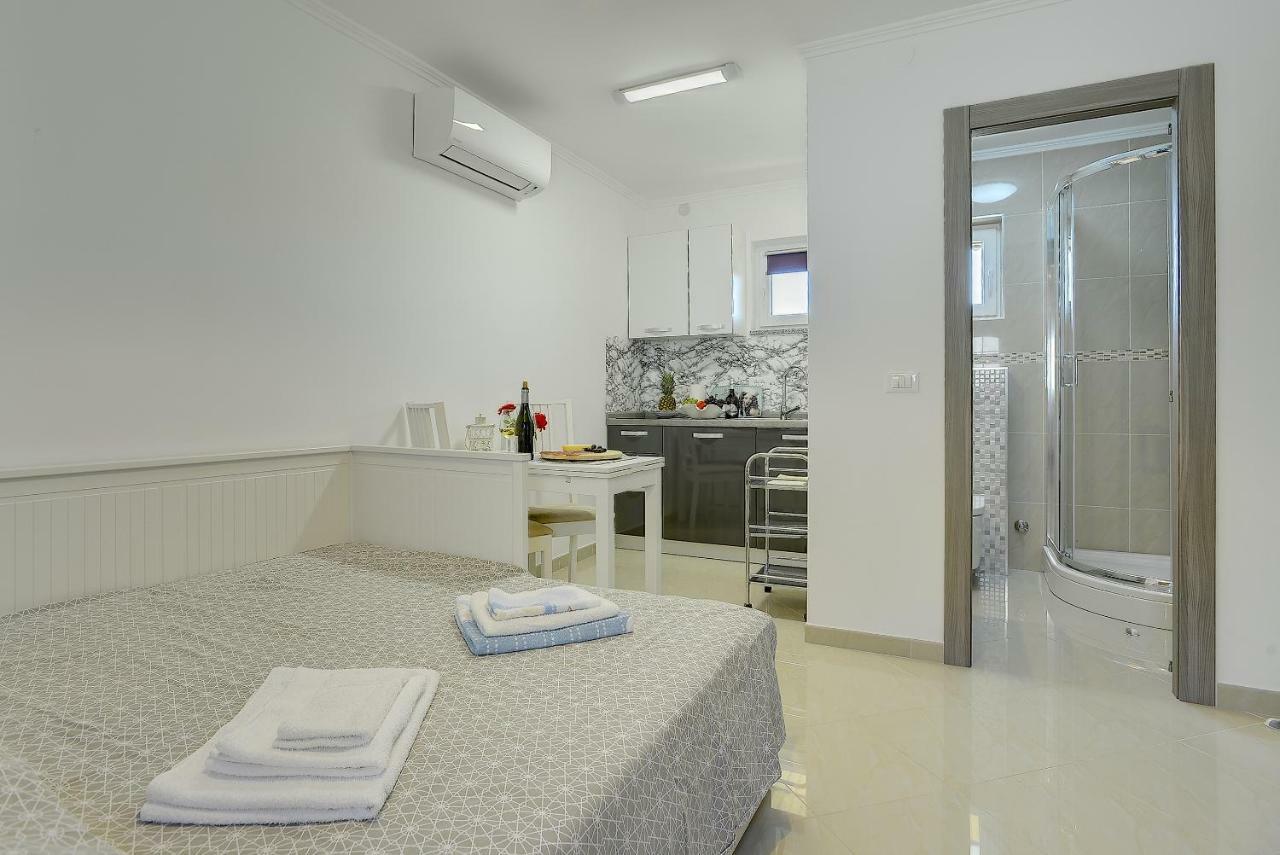 Diegos Apartments Pula Extérieur photo